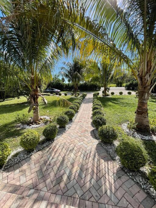 Villa House With Pool, 10 Mins Drive To The Beach! à Miami Shores Extérieur photo